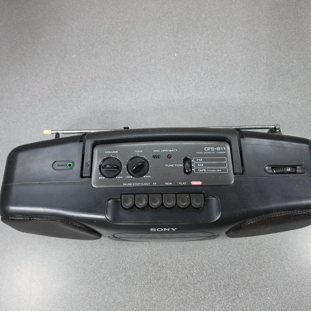 Sony Boombox CFS-B11 Radio FM AM Portable Player-Tape Deck does not work